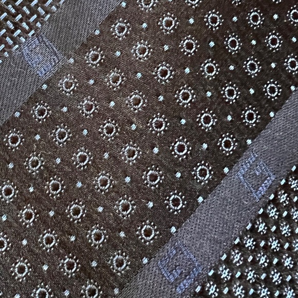 GUCCI Classic Designer Logo Tie 100% Silk Made in Italy - Picture 3 of 5